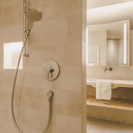 Arabella Retreat &