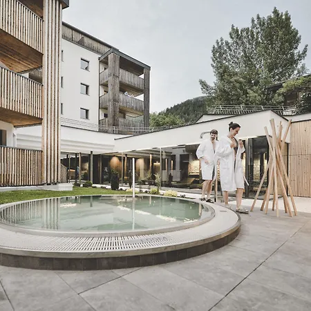 Arabella Retreat & Наудерс