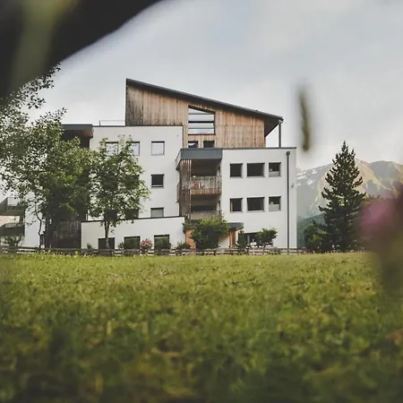 Arabella Retreat &