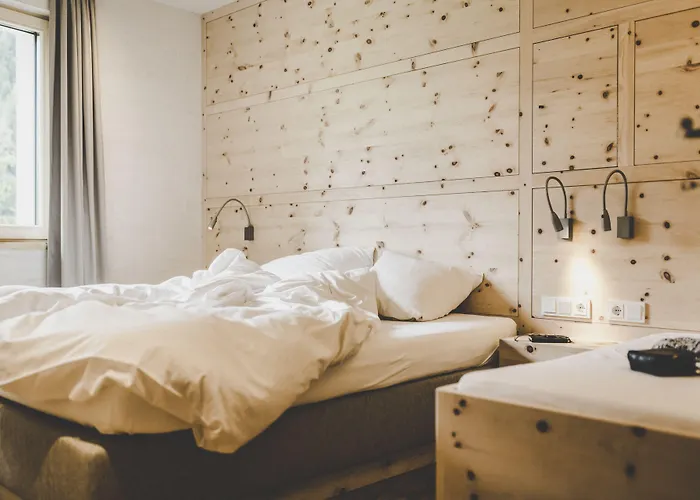 Arabella Retreat & Наудерс